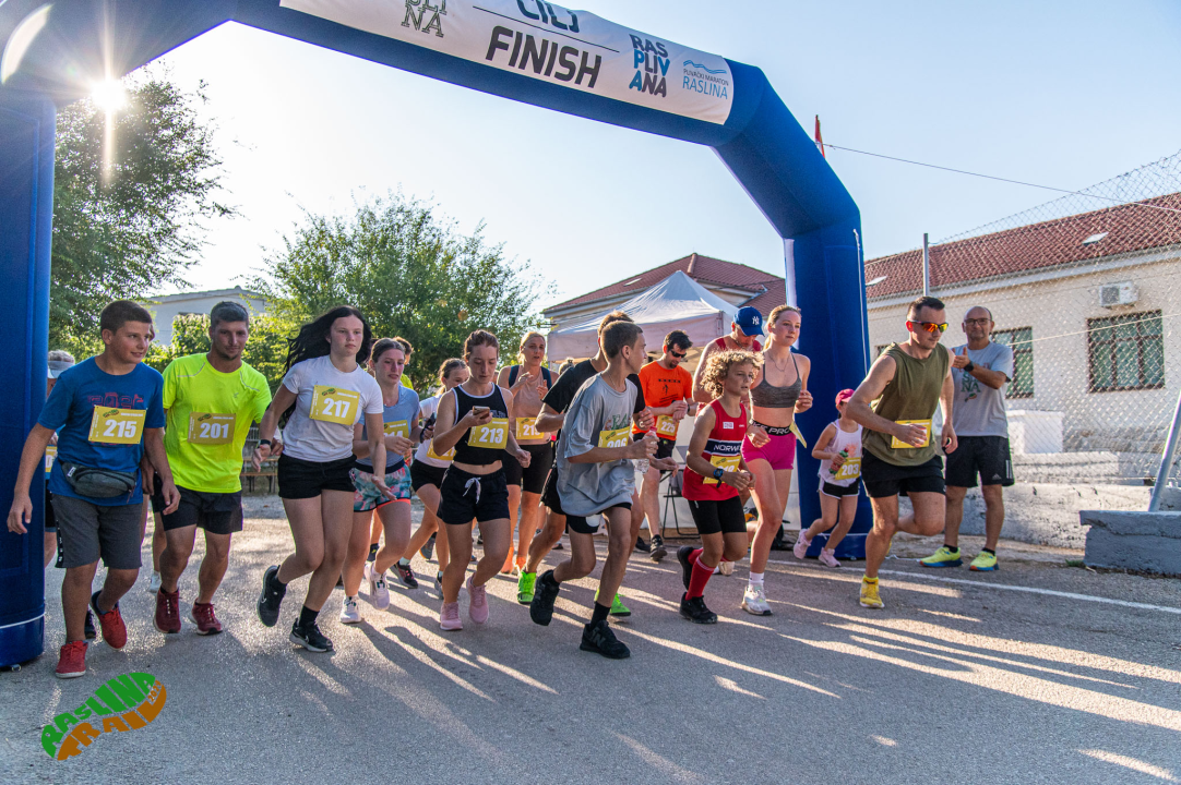 Održana prva utrka Raslina trail, staza prolazila kroz opožarena područja tog kraja