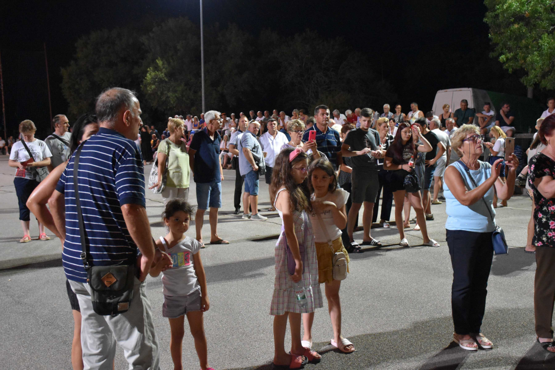 Čuvari tradicijske kulture oduševili na 23. Večeri foklora u Mirlović Zagori