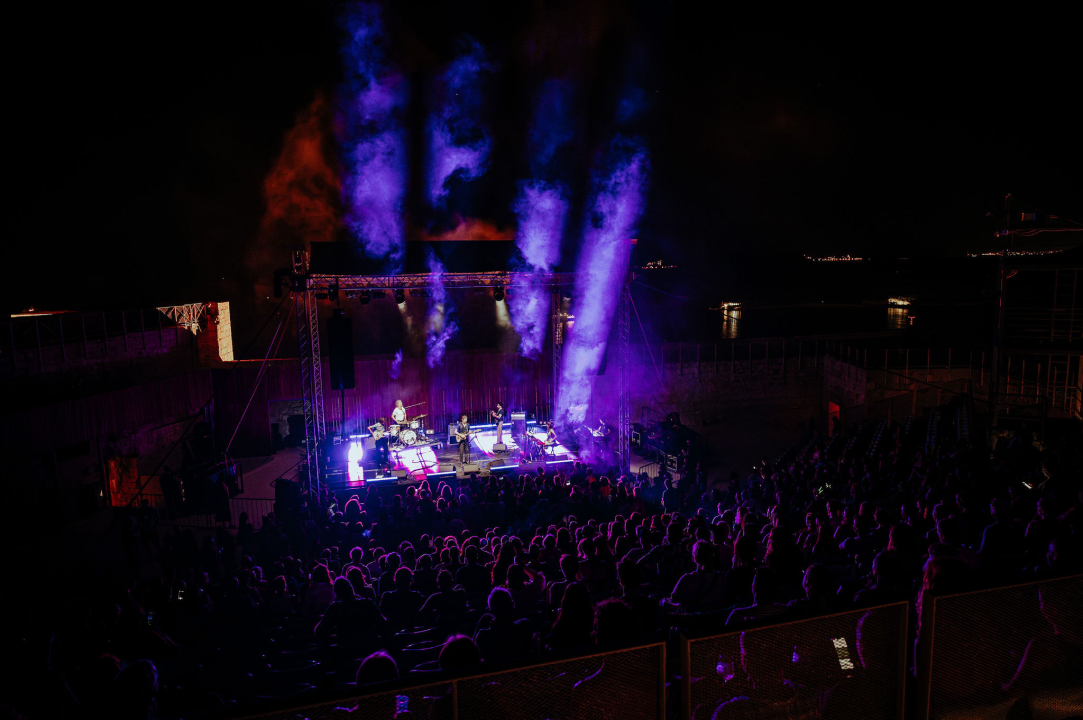 Devendra Banhart na sv.Mihovilu rasplesao publiku već prvom pjesmom: 'Ovo mjesto je pravi dragulj'