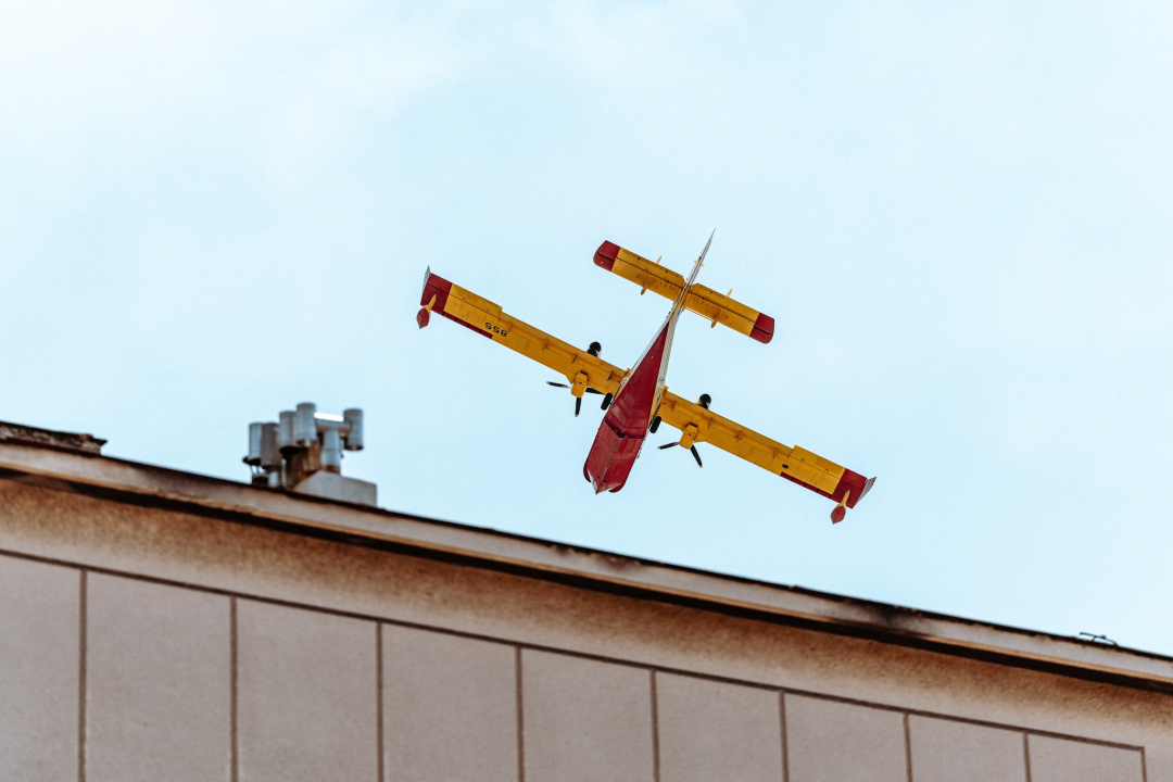 Požar i dalje aktivan, no pod kontrolom je vatrogasaca: Izgorjela je površina od oko 3,5 hektara