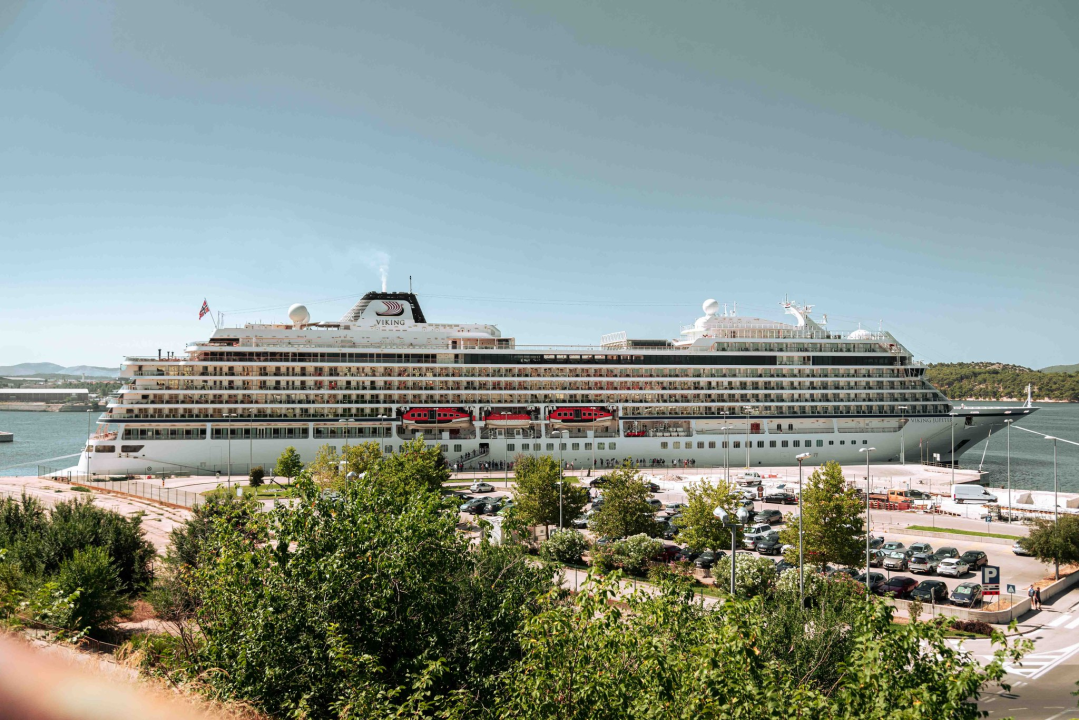 U Šibenik danas uplovila dva kruzera