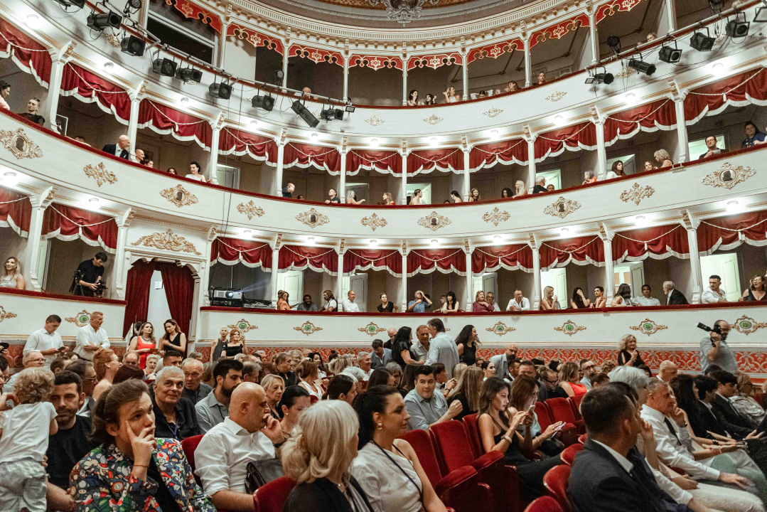Na otvorenje filmskog festivala u Šibeniku stigle holivudske zvijezde, ali i brojna gradska lica