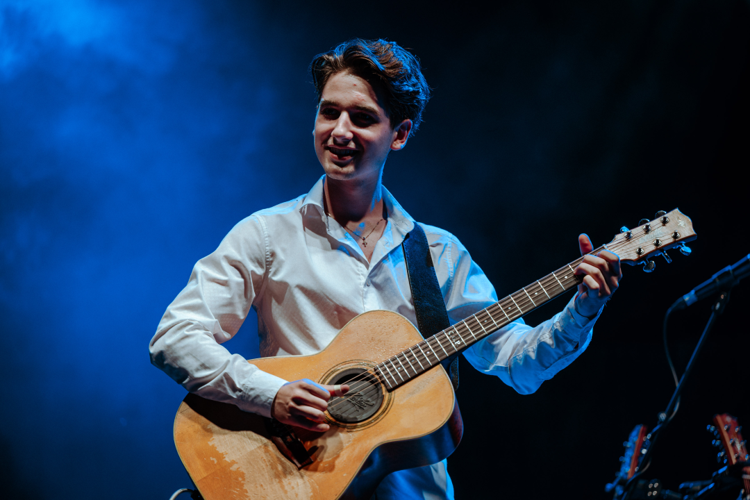 Gitaristička legenda Tommy Emmanuel na Mihovilu oduševio sviranjem tri dionice istovremeno 