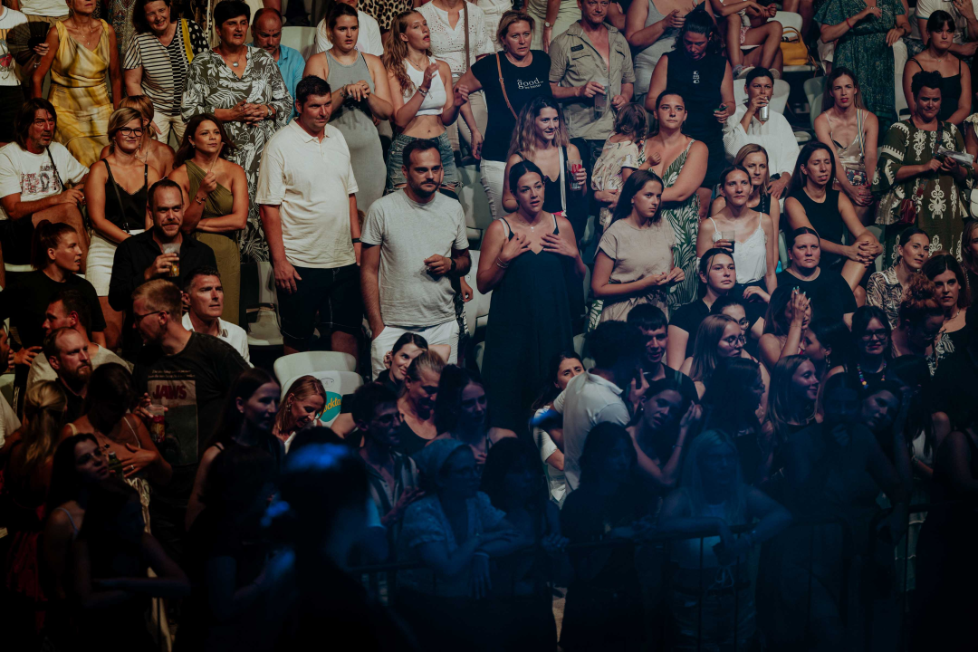 Silente ‘pronašli način’ i raspjevali rasprodanu tvrđavu sv. Mihovila 