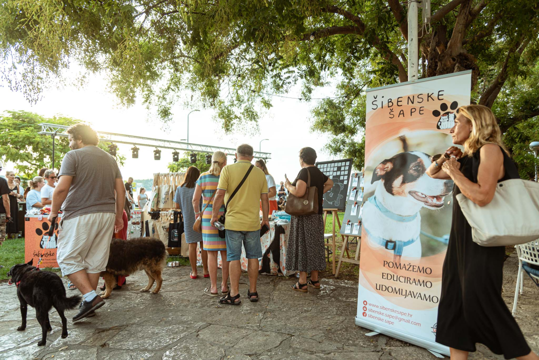Šibenske šape rođendan proslavile izložbom pasa, tombolom i kvizom