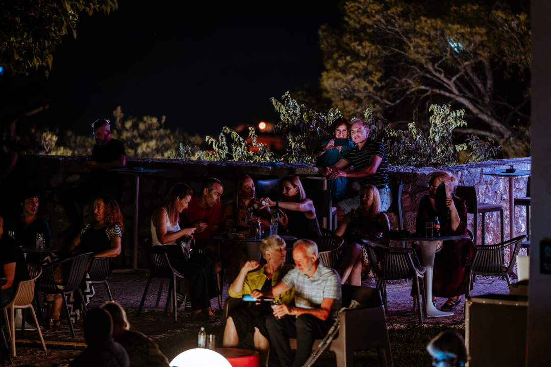 Black Coffee i Ana Uršula Najev na rasprodanom Baroneu: Spoj mladosti i iskustva