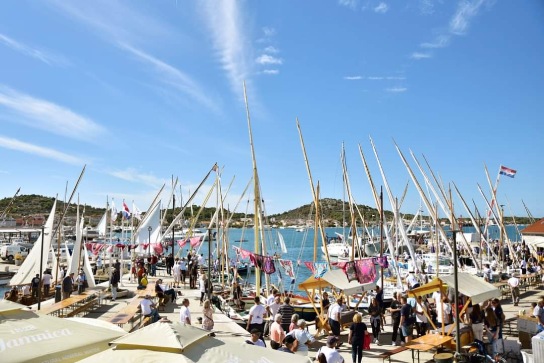 Ove nedjelje na otvorenju 27. Dana Latinskog idra očekuje vas nastup grupe Dalmatino 