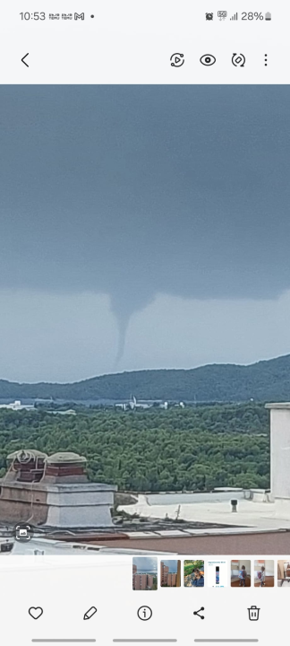 Obilna kiša i nevrijeme: Kod Primoštena formirana velika pijavica