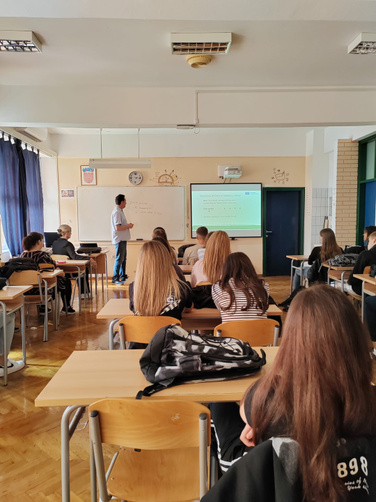 Primjena AI u predviđanju trendova: Zanimljiva radionica TUŠ-a i VUŠ-a Šibenik