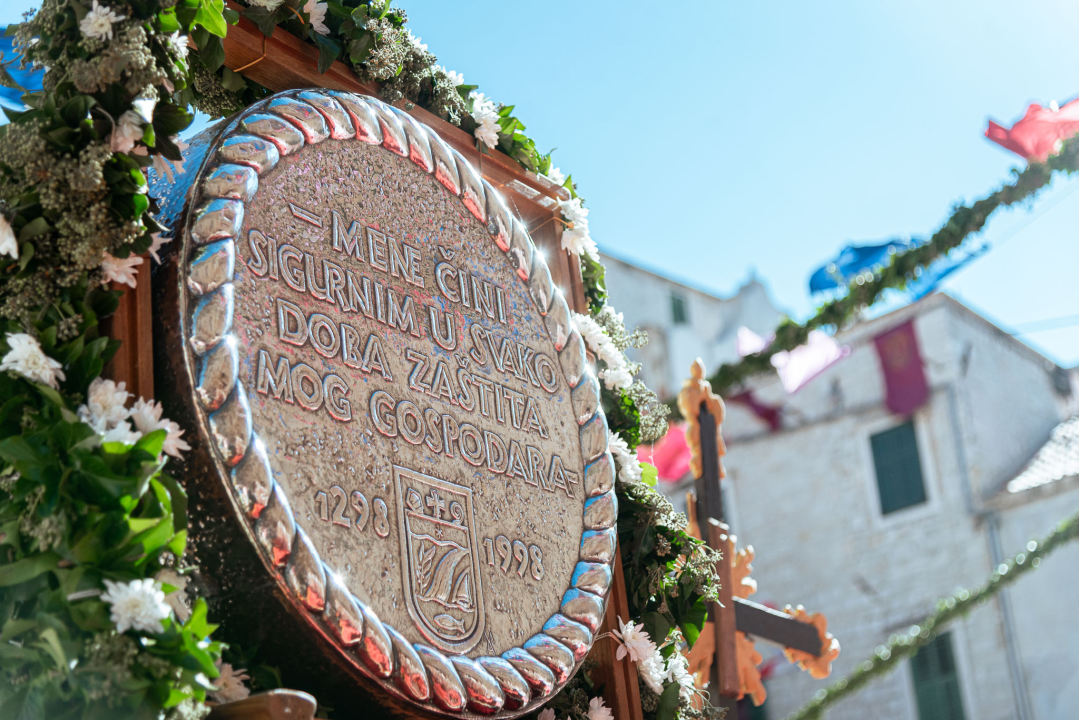 Povodom Dana Šibenika održana tradicionalna svečana procesija ulicama grada i sveta misa