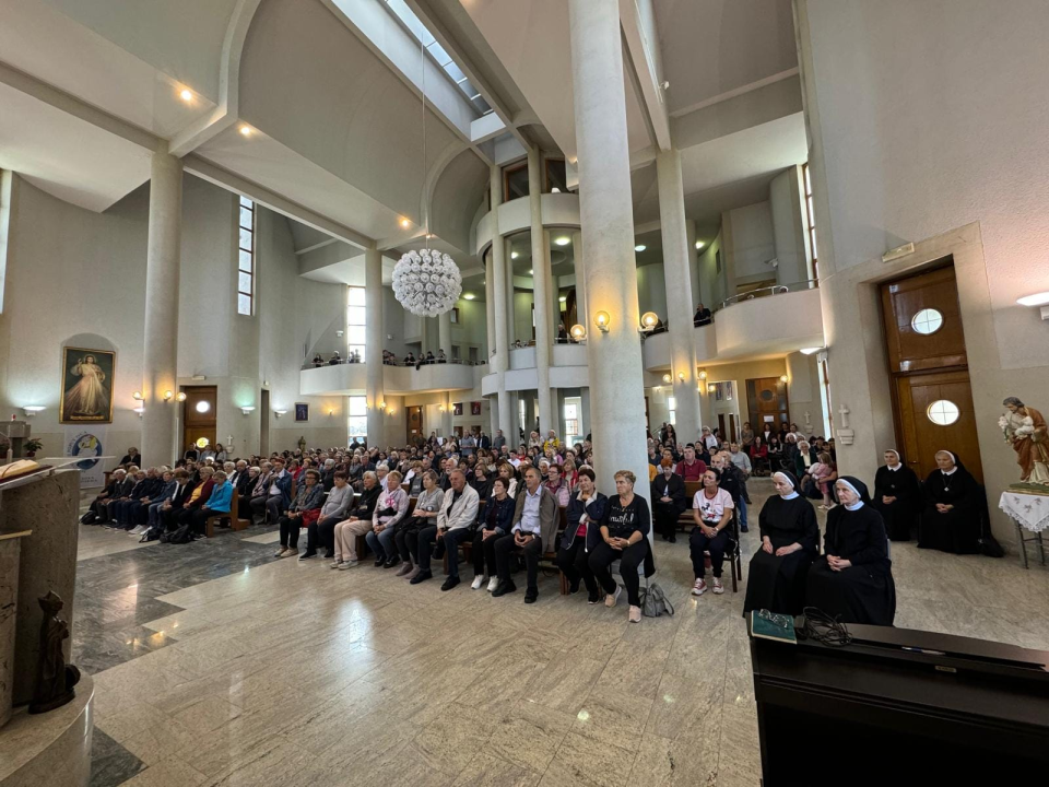 Vjernici Šibenske biskupije hodočastili u Sisak i Varaždin