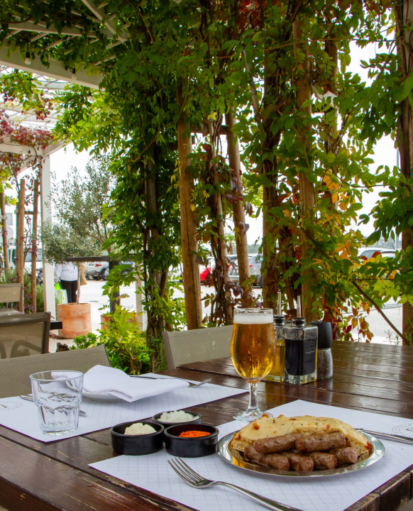 Meso u centru pažnje: Bronzin predstavlja ćevape 