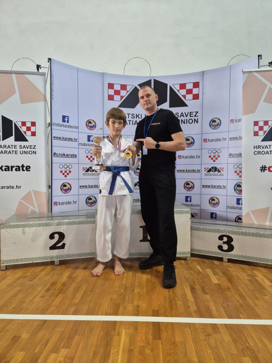 Tri zlata za KK Phoenix na Prvenstvu Hrvatske, Lovre Slavica donio državno zlato u Murter