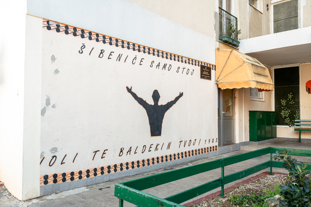 Šibenik diše narančasto: Kvartovi postaju galerije za navijačku umjetnost (2. dio)