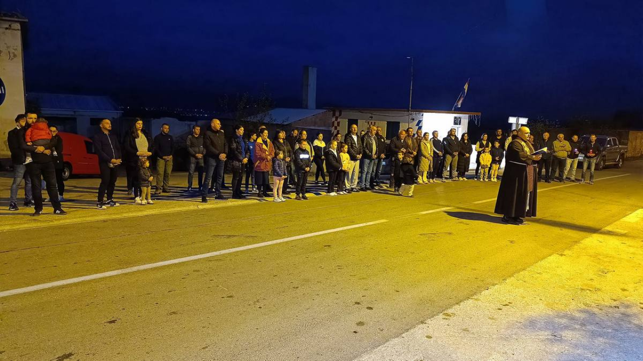 Vukšić zapalio svijeće  u znak sjećanja za Vukovar i Škabrnju  