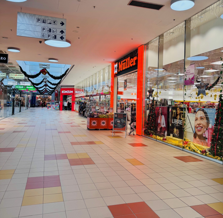 Ludi popusti: Black week u Dalmare shopping centru 