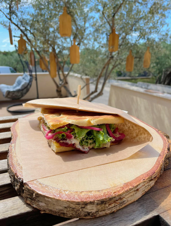 Uživajte u domaćoj spizi i blagdanskoj atmosferi Bistroa Pasarela!