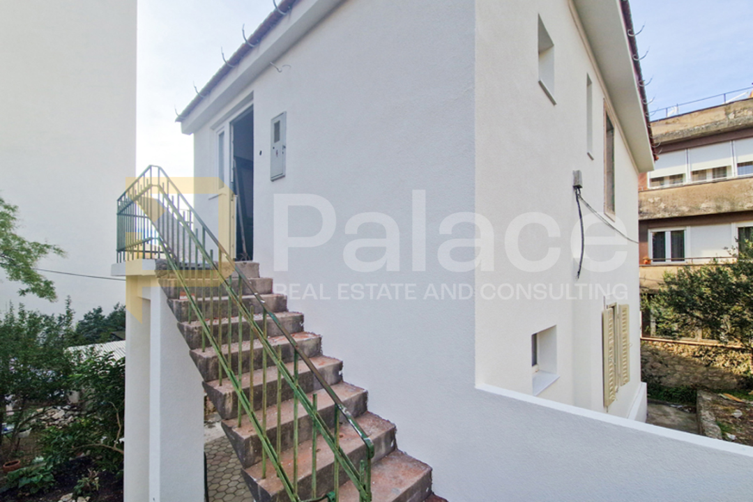 Agencija Palace: Prodaje se dvosoban stan na odličnoj lokaciji 