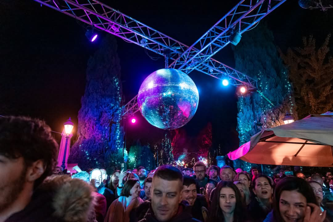 Gibonni u Parku spektakularno otvorio glazbeni program Adventure. Pogledajte kako je bilo