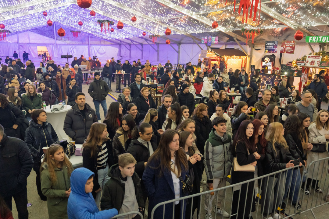  KNINci i BliZter oduševili publiku na kninskom Adventu