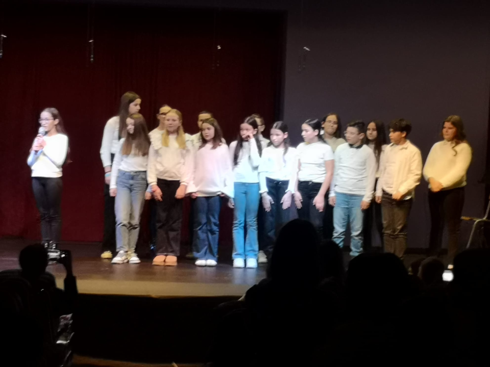 Susret zborova osnovnih škola: 350 malih pjevača iz cijele županije slavilo adventsko vrijeme