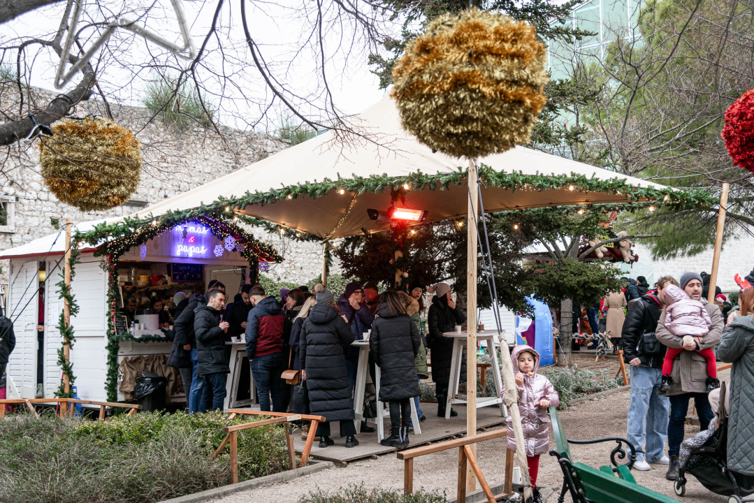 Tradicionalni koncert Fenixa: Šibenčanima bura ne ometa zabavu