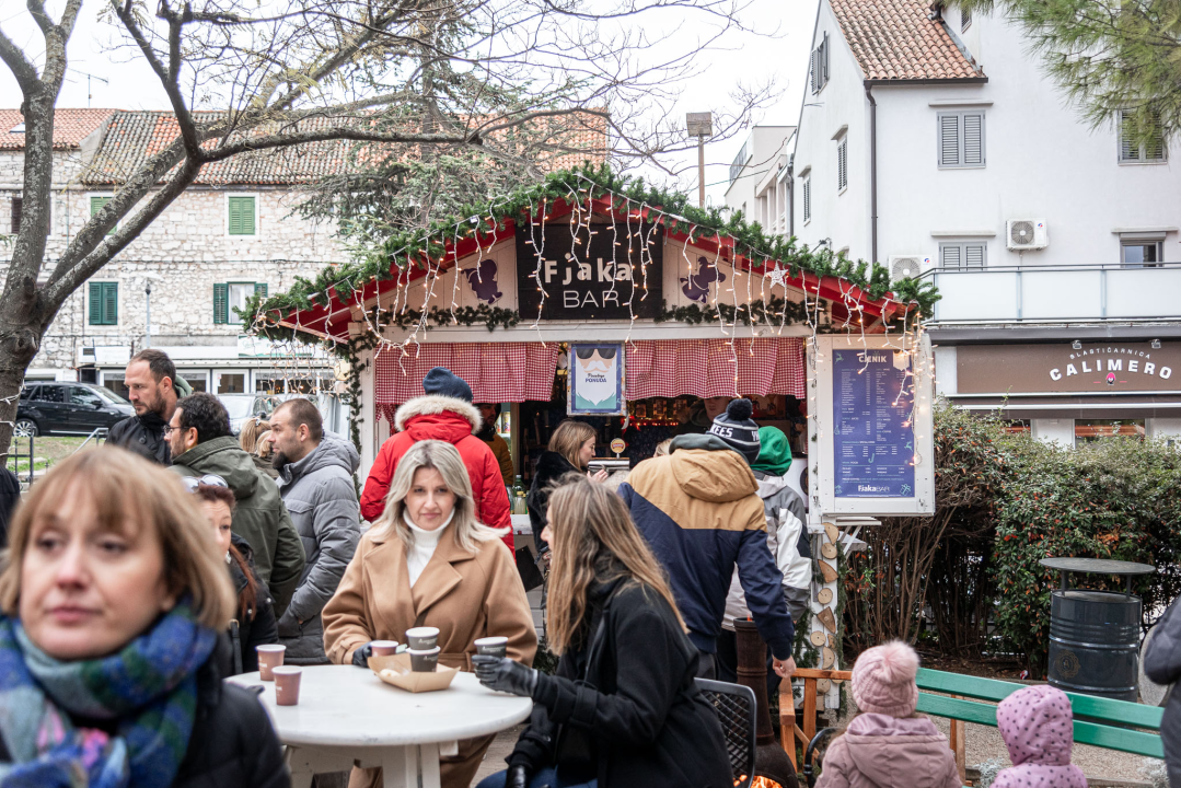 Tradicionalni koncert Fenixa: Šibenčanima bura ne ometa zabavu