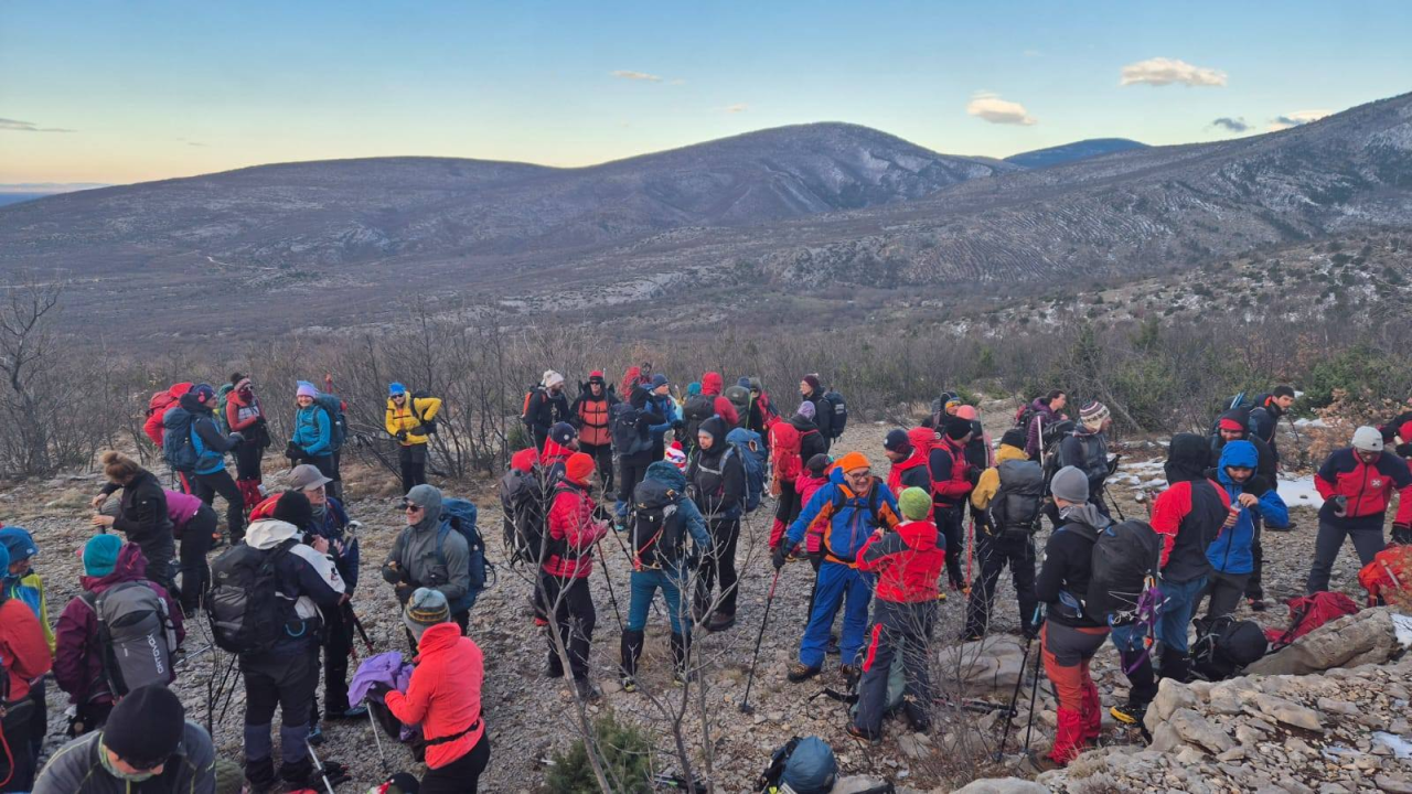Mihovilovci i ove godine organizirali uspon na Dinaru za sv. Stjepana
