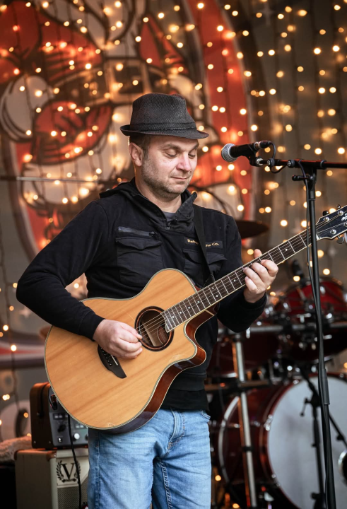 Top Show Band Cabaret zagrijava Šibenčane u parku