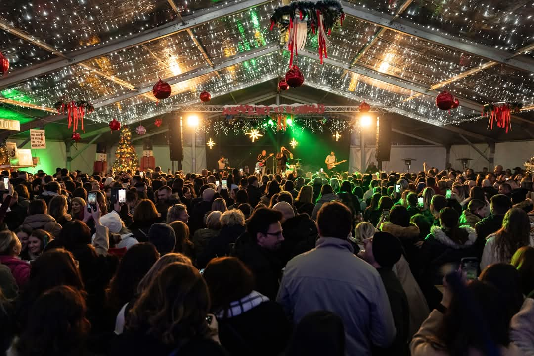 Krcato u šatoru: Adi Šoše oduševio Kninjane na Kraljevskom adventu