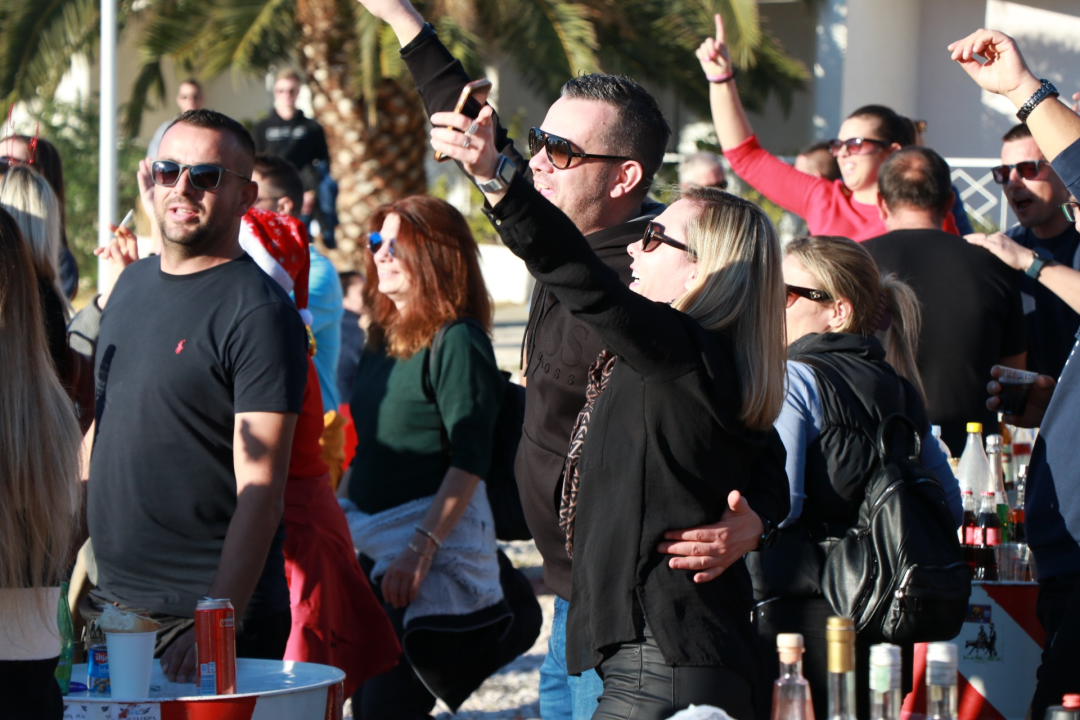 Primošten je glasno i veselo danas ispratio staru godinu 