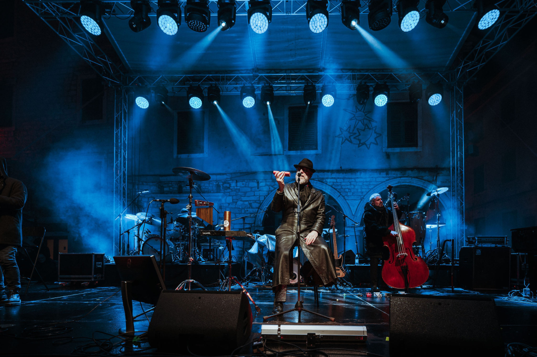 Šibenik 2025. dočekao u stilu: Plesalo se ispred dvije gradske pozornice!  