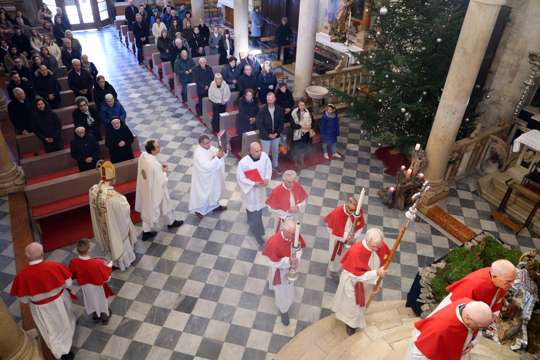 Šibenski biskup Tomislav Rogić predvodio novogodišnje svečano misno slavlje