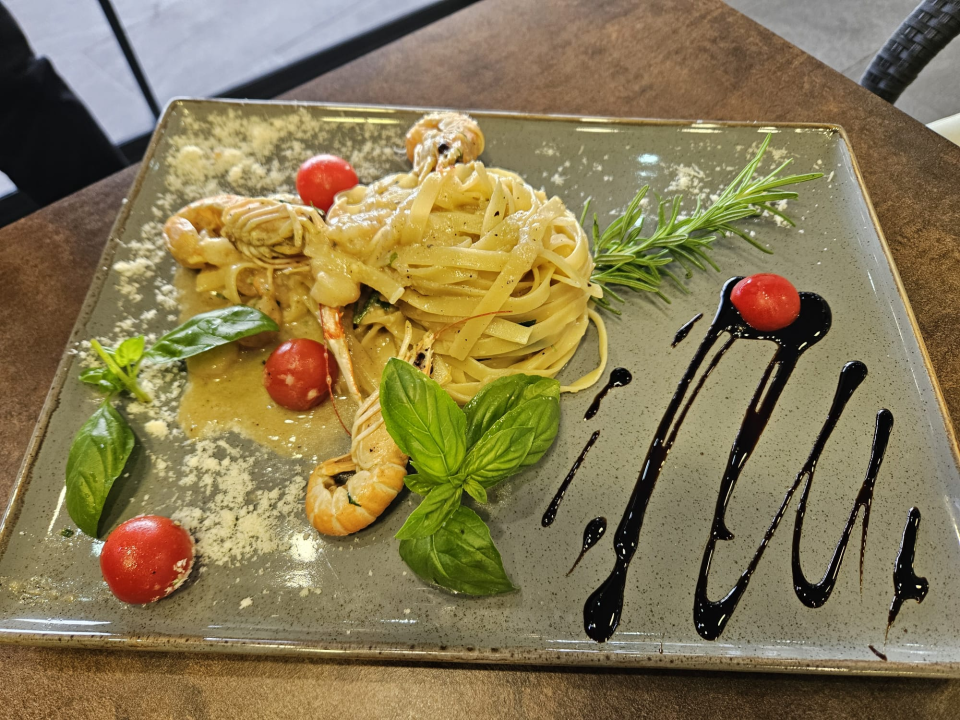 FOTO Ne propustite nezaboravnu večer uz Tamburaški sastav Neverin u restoranu Šarm!