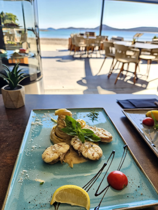 FOTO Ne propustite nezaboravnu večer uz Tamburaški sastav Neverin u restoranu Šarm!