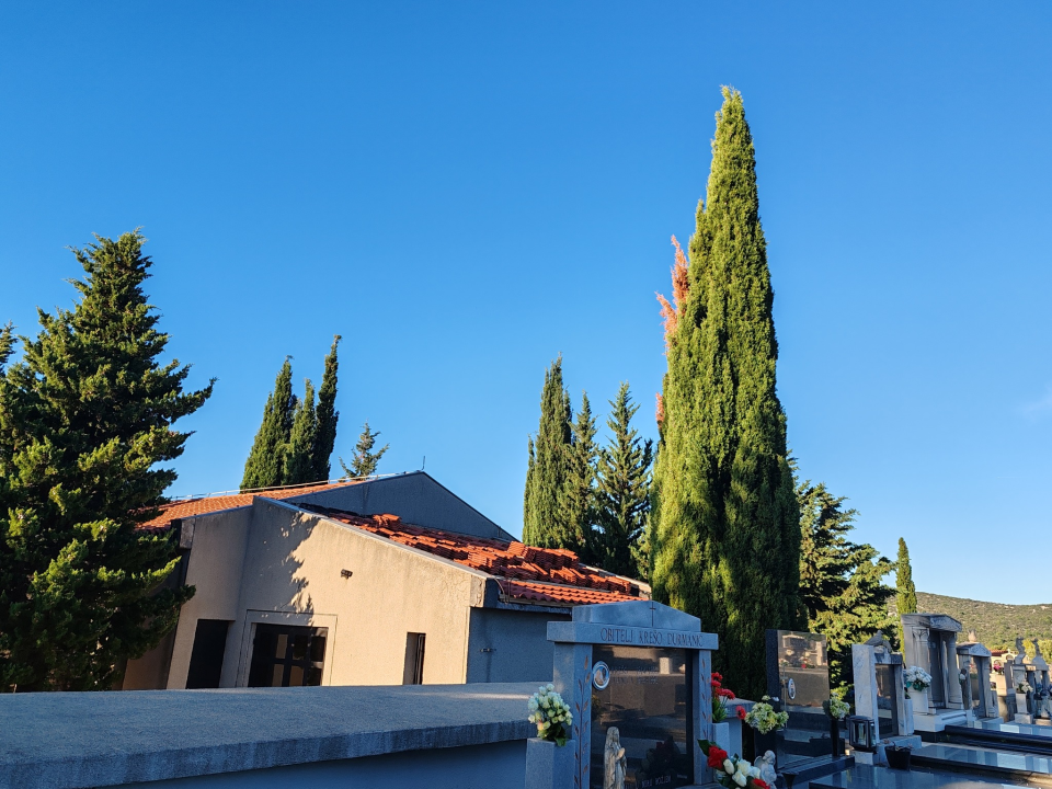 Obnovljeno krovište mrtvačnice u Tribunju