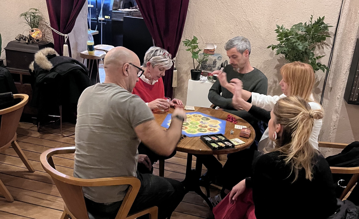 Noć društvene igre u Azimutu: Zaigrao se Catan, a najbolji strateg bio je Edvin Grulović