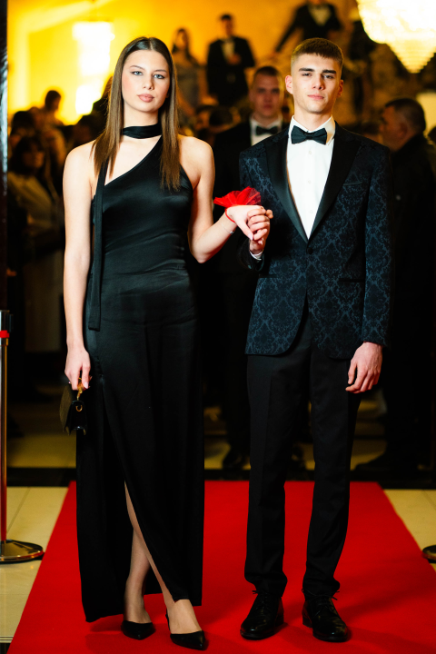 FOTOGALERIJA Zavirite na maturalni ples Industrijsko-obrtničke škole Šibenik (1)