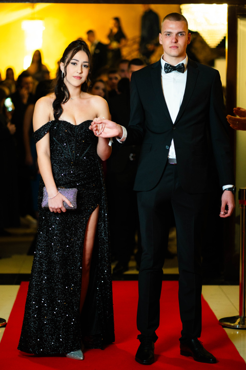 FOTOGALERIJA Zavirite na maturalni ples Industrijsko-obrtničke škole Šibenik (1)