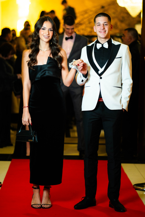 FOTOGALERIJA Zavirite na blještavi Maturalni ples Ekonomske škole (1)