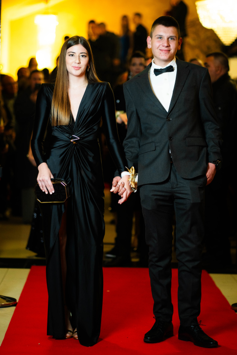 FOTOGALERIJA Zavirite na maturalni ples Industrijsko-obrtničke škole Šibenik (1)