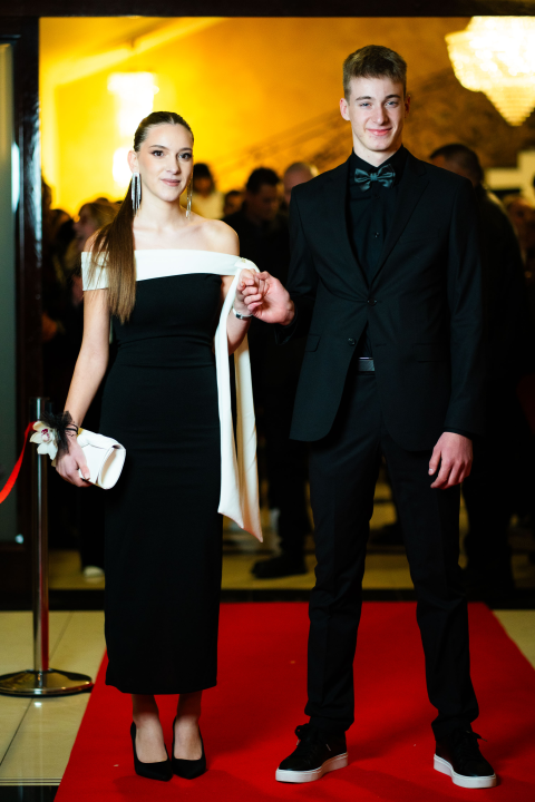 FOTOGALERIJA Zavirite na blještavi Maturalni ples Ekonomske škole (1)