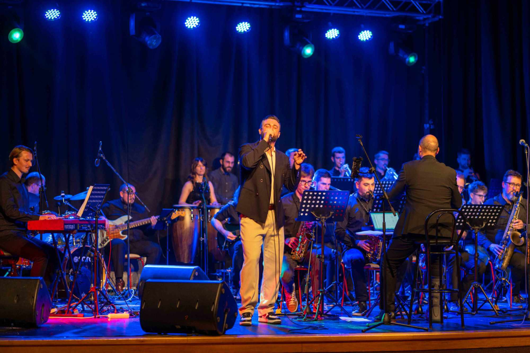 Matija Cvek i Big Band Vodice oduševili publiku spektakularnim koncertom