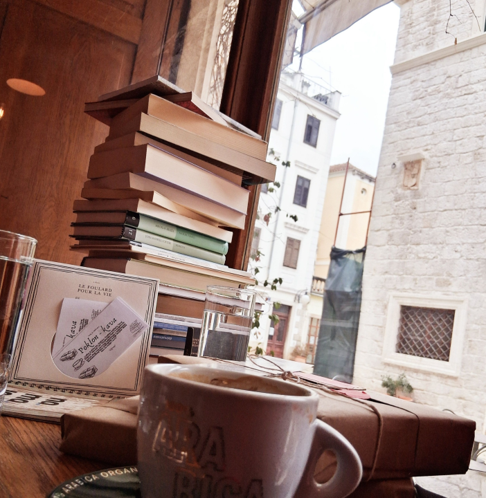 Blind date uz knjigu i kavu u Šibeniku