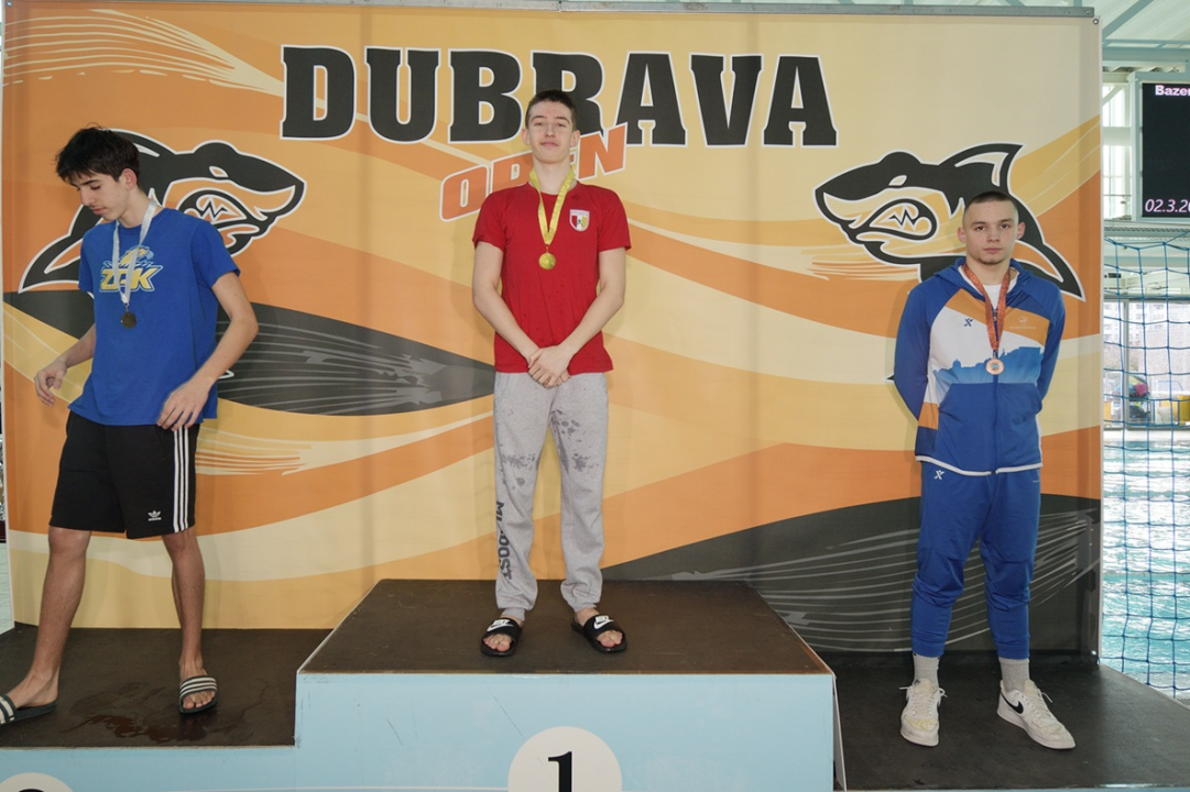 FOTO: Šibenski plivači nastupili na dva turnira u Zagrebu, Josip Silov osvojio tri medalje