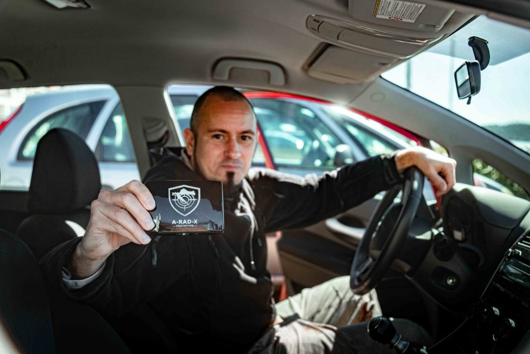 FOTO: Korisna i legalna stvarčica: Denis Periša uskoro u prodaju pušta uređaj koji vozače upozorava na sve kamere u blizini