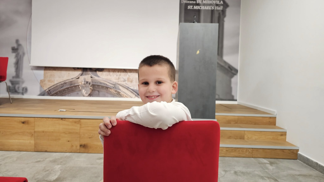 Andrija Škugor osmogodišnji je umjetnik iz Šibenika