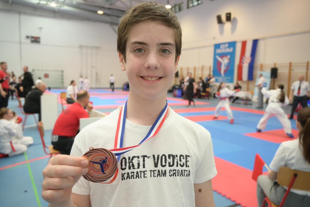 FOTO: Karate klub Okit drugi ukupno na 'Kupu Jadrana' sa 37 medalja
