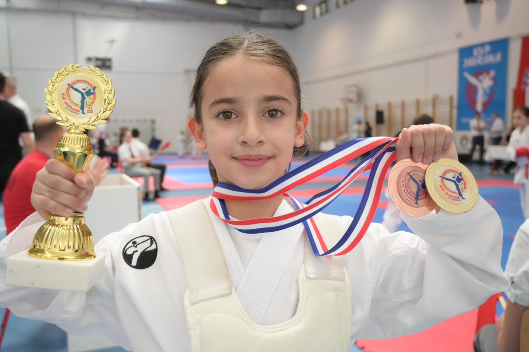 FOTO: Karate klub Okit drugi ukupno na 'Kupu Jadrana' sa 37 medalja