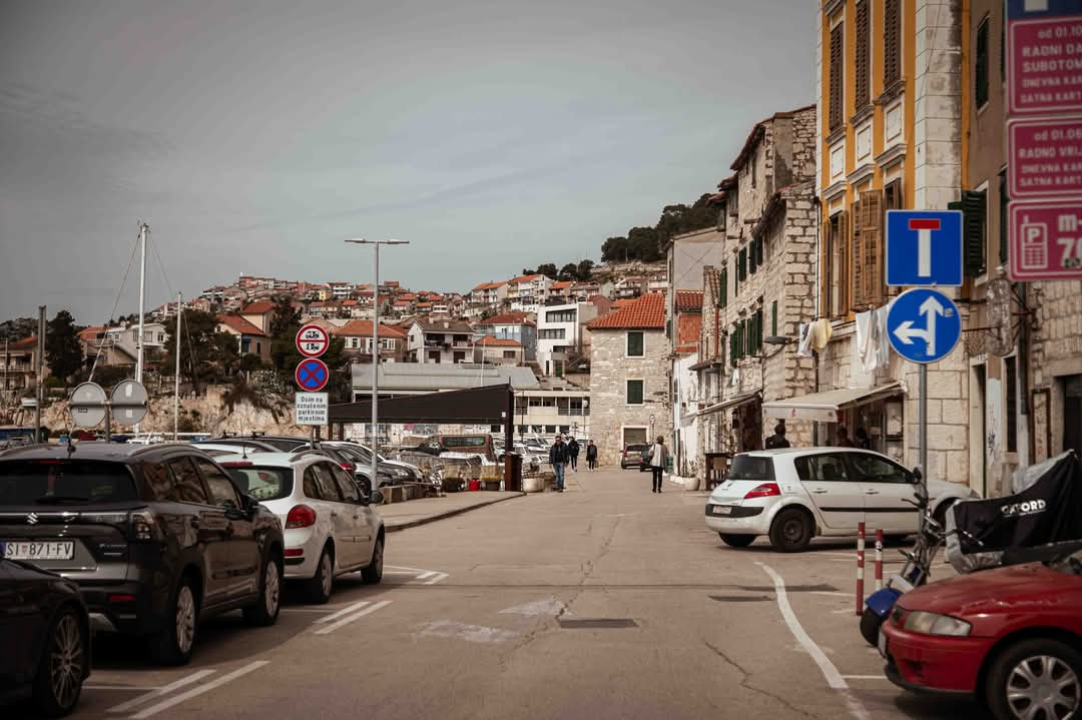 Dolac – povijesna duša Šibenika s mediteranskim šarmom